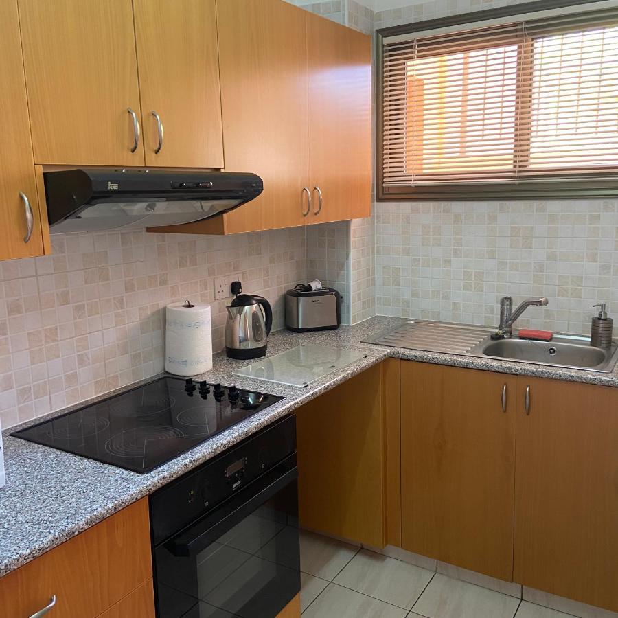 1 Bedroom Garden Flat, Sleeps 4 Πάφος Εξωτερικό φωτογραφία