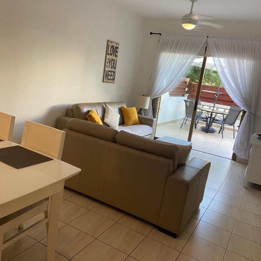 1 Bedroom Garden Flat, Sleeps 4 Πάφος Εξωτερικό φωτογραφία