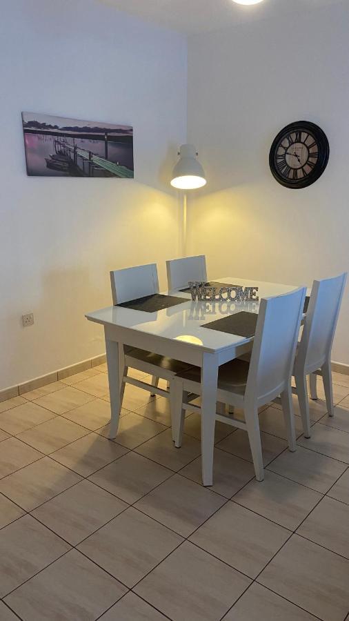 1 Bedroom Garden Flat, Sleeps 4 Πάφος Εξωτερικό φωτογραφία